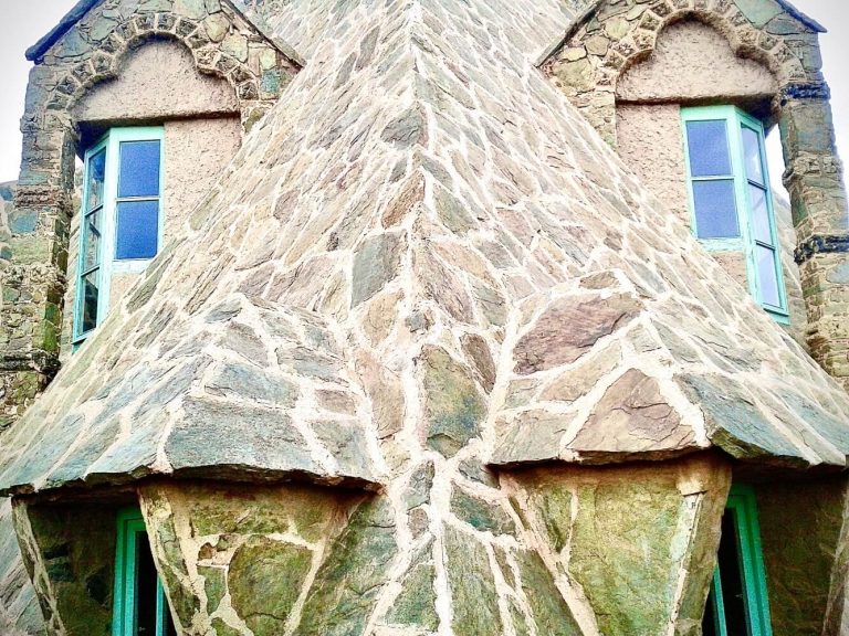 Bellesguard Tower, still 1 mystery to discover in Barcelona.