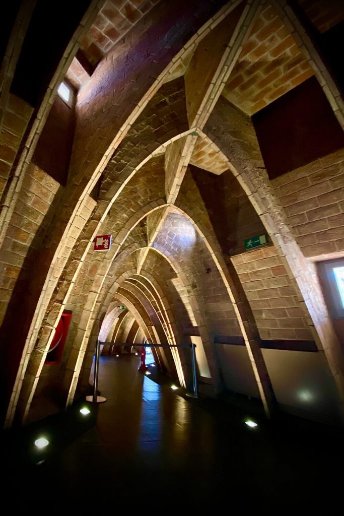 Let's learn 0.3% about Barcelona architecture with smart TER! | 8 Barcelona Architecture