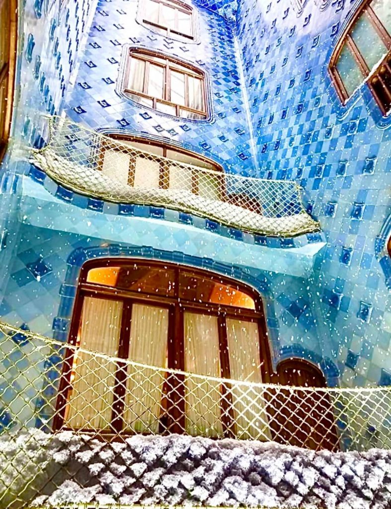 What is Casa Batlló? The 1 fantasy story you'd love! | 7 Casa Batlló